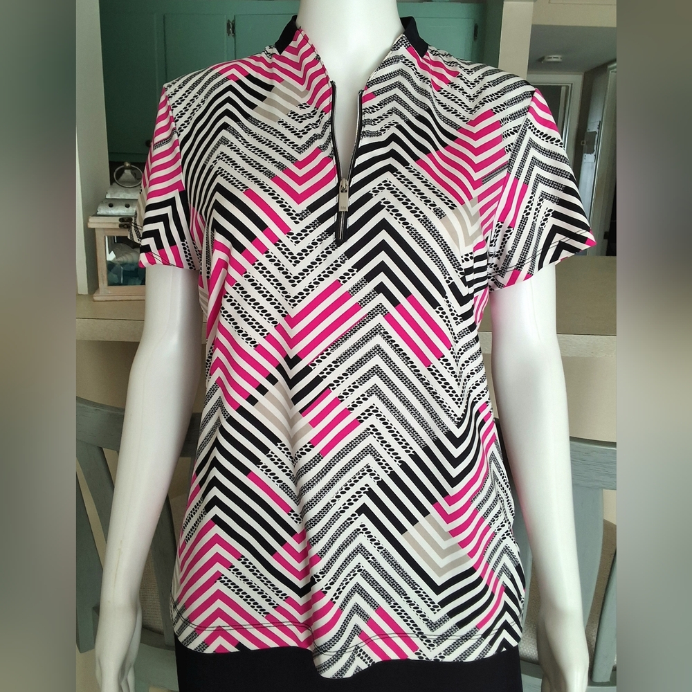 Tail Women's Golf Short Sleeve Shirt 1/4 zip Pink Black Cheetah Check - Medium